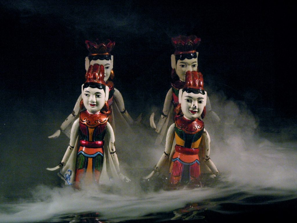 Hanoi_Water_Puppets_-_Fairy_Dance_(3695189852)