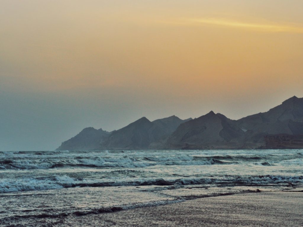 Kund_Malir_beach_at_sunset